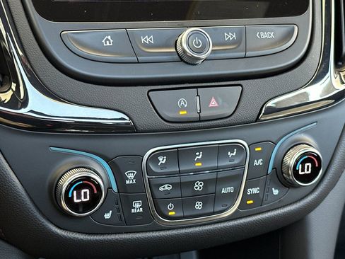 Used 2024 Chevrolet Equinox RS w/ RS Leather Package image 24