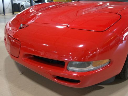 Used 2000 Chevrolet Corvette Coupe w/ Roof Pkg image 10