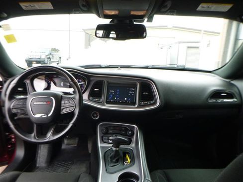 Used 2020 Dodge Challenger SXT w/ Blacktop Package image 9