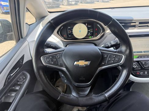 Used 2020 Chevrolet Bolt LT FWD image 21