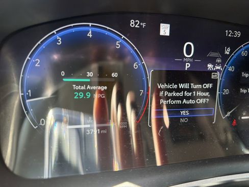 Used 2026 Toyota Corolla Cross XLE w/ Convenience Package FWD image 8