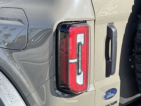 New 2025 Ford Bronco Badlands image 6