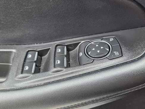 Used 2021 Ford Edge SE image 13