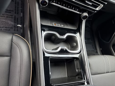 New 2026 Chevrolet Traverse High Country w/ LPO, Floor Liner Package AWD/4WD image 26