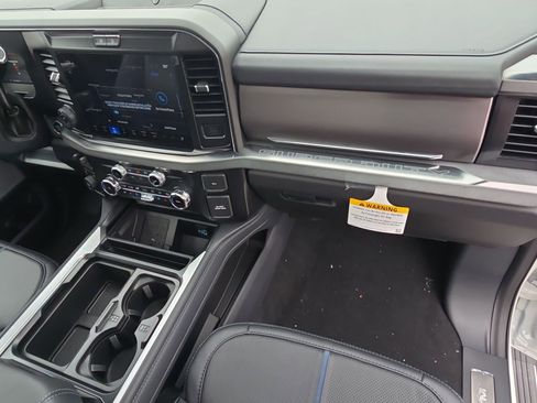 New 2026 Ford F250 Platinum image 39