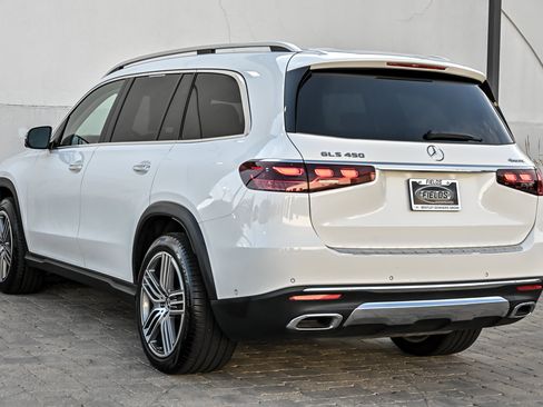 Used 2025 Mercedes-Benz GLS 450 4MATIC image 11