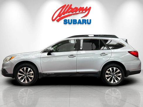 Used 2017 Subaru Outback 2.5i Limited AWD/4WD image 8