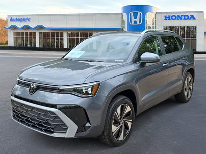 New 2025 Volkswagen Taos SE