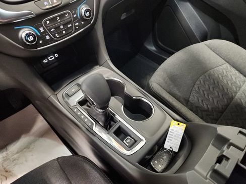 Used 2024 Chevrolet Equinox LT AWD/4WD image 17
