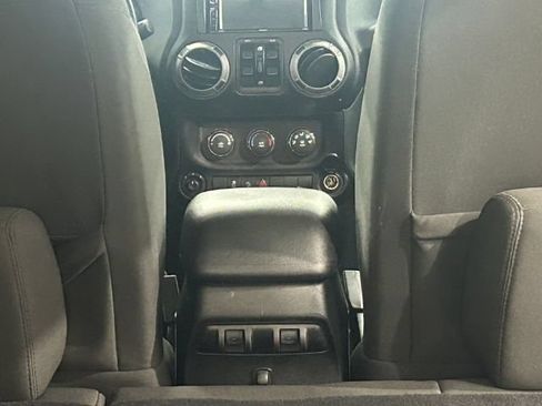 Used 2015 Jeep Wrangler Unlimited Sport w/ Quick Order Package 24S AWD/4WD image 29