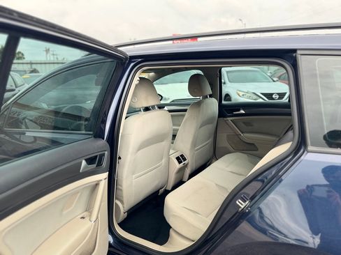 Used 2018 Volkswagen Golf S image 24