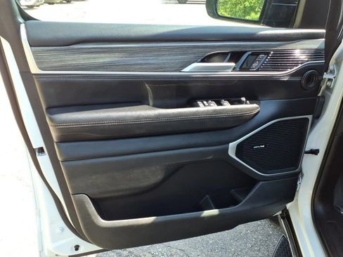 Used 2024 Jeep Wagoneer L Series III w/ Flexible Seating Group AWD/4WD image 21