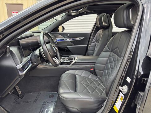 Used 2023 BMW 740i RWD image 16