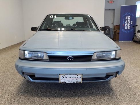 Used 1991 Toyota Camry Deluxe FWD image 2