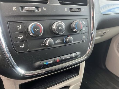 Used 2017 Dodge Grand Caravan SE w/ Power Window Group image 17