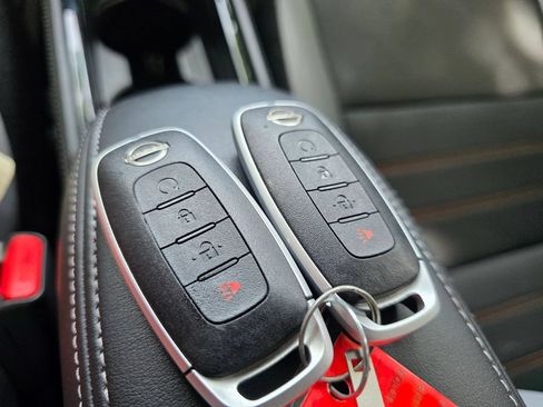 Used 2023 Nissan Kicks SR w/ SR Premium Package FWD image 27