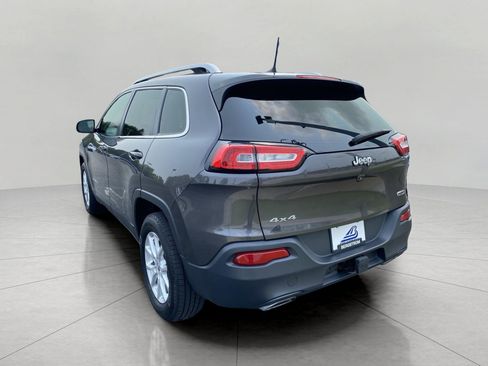 Used 2018 Jeep Cherokee Latitude Plus w/ Cold Weather Group AWD/4WD image 6