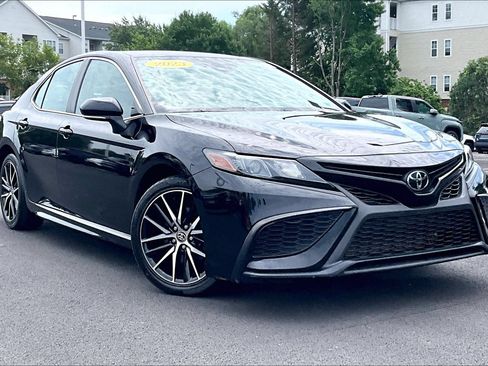 Used 2023 Toyota Camry SE FWD image 2