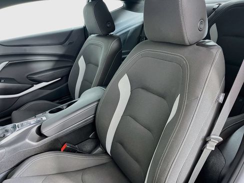Used 2022 Chevrolet Camaro LT RWD image 28