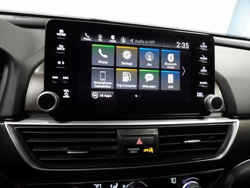 Used 2018 Honda Accord Sport image 18