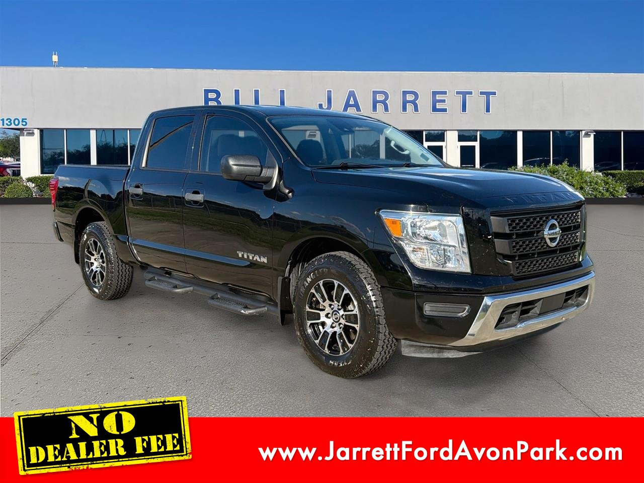 Used 2022 Nissan Titan SV w/ Accessory Utility Package RWD image 1