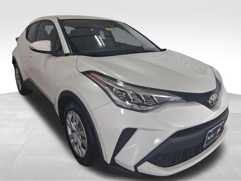 Used 2020 Toyota C-HR LE image 3