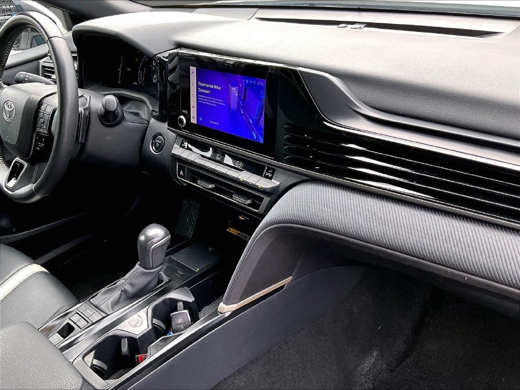 Used 2025 Toyota Camry SE FWD image 14