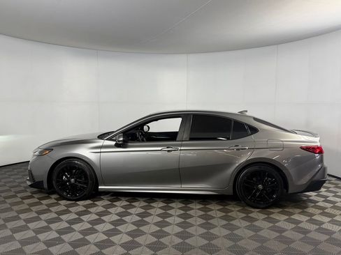 Used 2025 Toyota Camry SE w/ Convenience Package FWD image 11