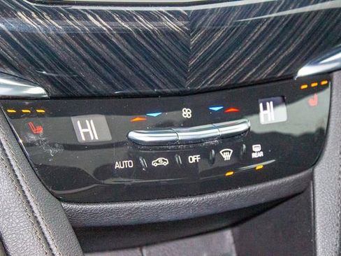 Used 2020 Cadillac XT6 Premium Luxury image 35