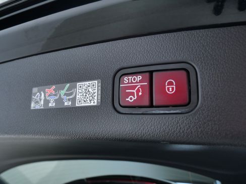 Certified 2026 Mercedes-Benz GLC 300 4MATIC image 8