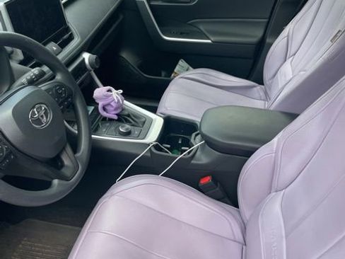 Used 2025 Toyota RAV4 LE AWD/4WD image 2