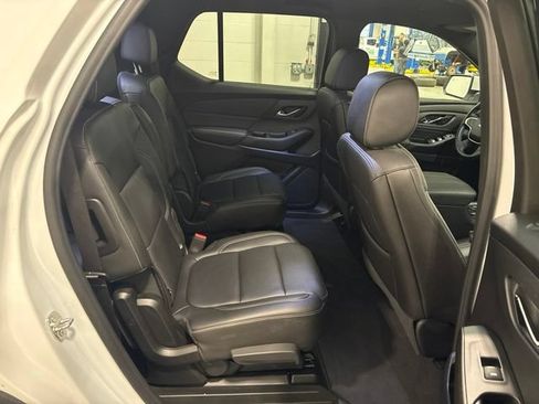 Used 2023 Chevrolet Traverse LT w/ LT Premium Package AWD/4WD image 34