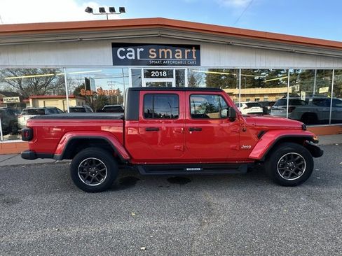 Used 2023 Jeep Gladiator Overland image 8