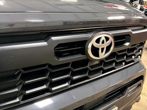 Certified 2025 Toyota Tacoma TRD Off-Road image 28