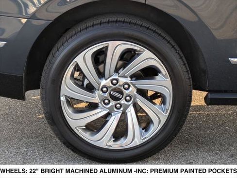Used 2024 Lincoln Navigator Reserve image 9