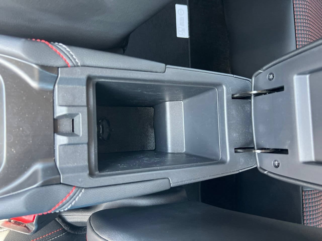 Used 2025 Nissan Kicks SR AWD/4WD image 23
