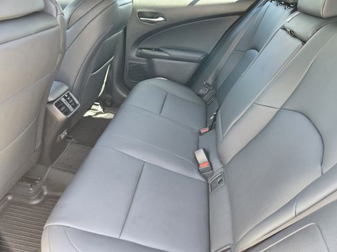 Used 2023 Lexus UX 250h F Sport FWD image 41