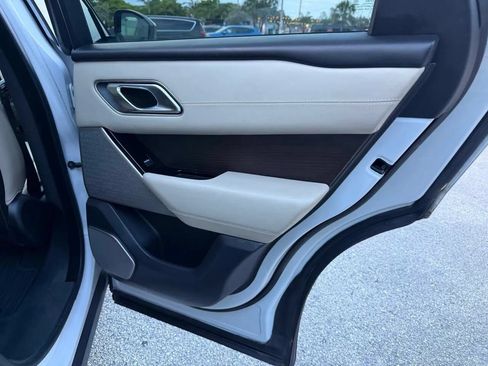 Used 2018 Land Rover Range Rover Velar R-Dynamic SE AWD/4WD image 22