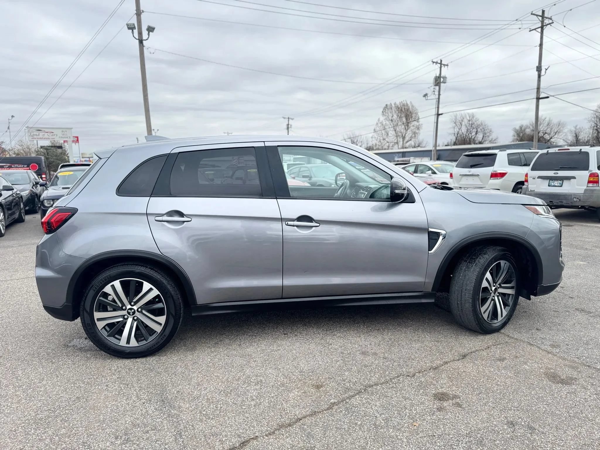 Used 2021 Mitsubishi Outlander Sport SE FWD image 2