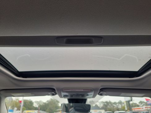 Used 2019 Toyota RAV4 XLE Premium image 20