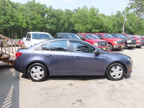 Used 2013 Chevrolet Cruze LS FWD image 6