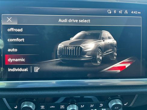 Used 2023 Audi Q3 2.0T Premium w/ Convenience Package image 78