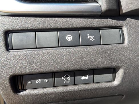 Used 2025 Nissan Rogue SL w/ SL Premium Package image 12