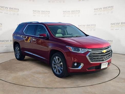 Used 2021 Chevrolet Traverse Premier FWD image 7