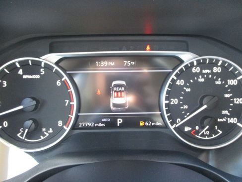 Used 2023 Nissan Rogue SV AWD/4WD image 17