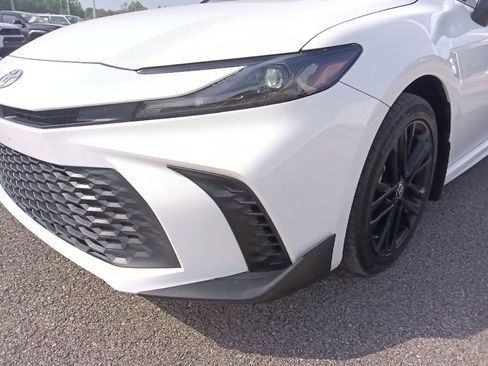 Used 2025 Toyota Camry SE w/ Convenience Package AWD/4WD image 9