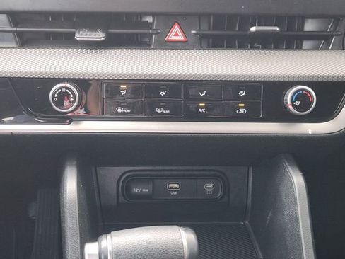 Used 2025 Kia Sportage LX FWD image 15