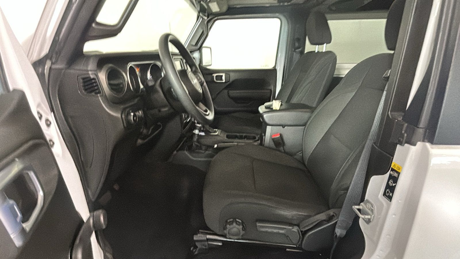 Used 2021 Jeep Wrangler Sport AWD/4WD image 13
