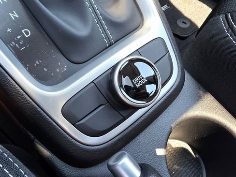 New 2025 Hyundai Venue SEL image 33