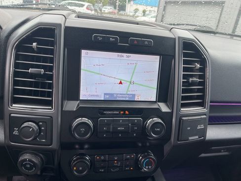 Used 2019 Ford F150 XLT w/ Equipment Group 302A Luxury AWD/4WD image 11